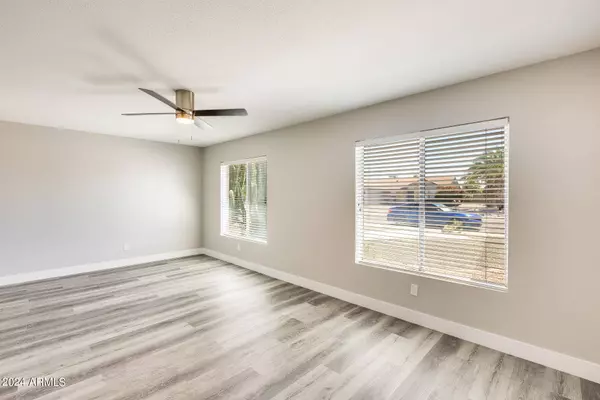 4624 E BOHL Street, Phoenix, AZ 85044