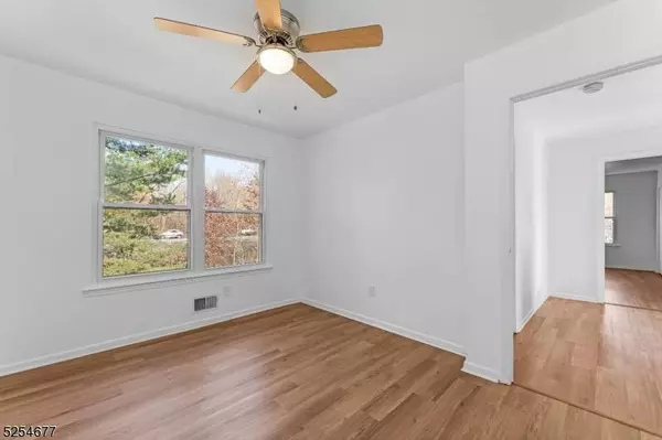 29 Willow Brook Rd, Freehold Twp., NJ 07728