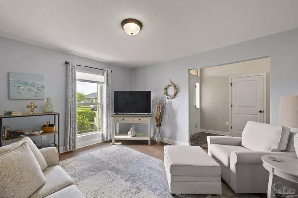 6319 Post Oak Ln, Gulf Breeze, FL 32563