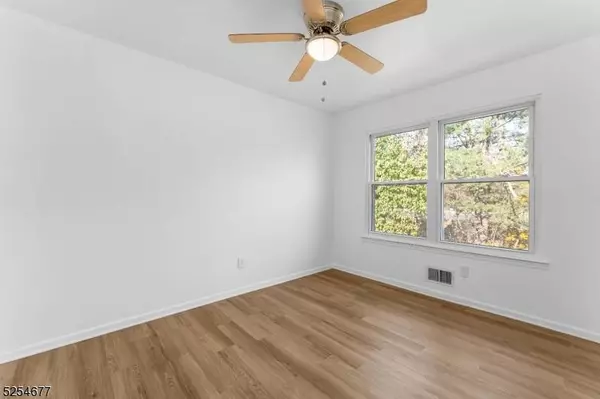 29 Willow Brook Rd, Freehold Twp., NJ 07728