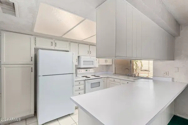 12433 N 47TH Drive, Glendale, AZ 85304