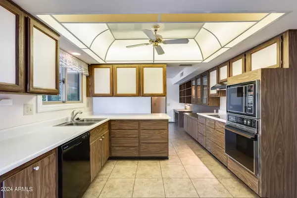 13022 W WESTGATE Drive, Sun City West, AZ 85375