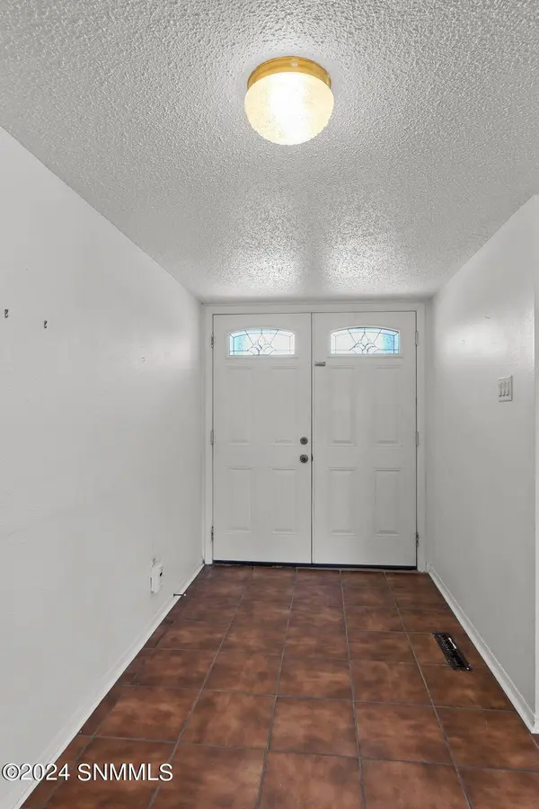 655 Farney LN, Las Cruces, NM 88005