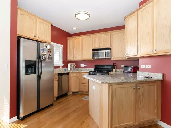 1105 Longwood Drive #1105, Lisle, IL 60532