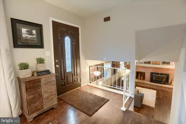 310 RITA RD, York, PA 17402