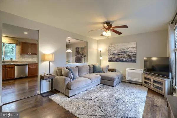 310 RITA RD, York, PA 17402