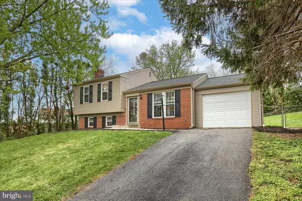 310 RITA RD, York, PA 17402