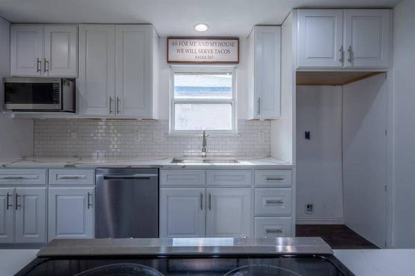 318 Linklea Drive, Duncanville, TX 75137