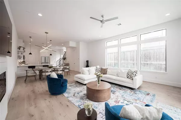 927 Nadine ST, Houston, TX 77009