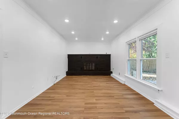 29 Willow Brook Road, Freehold, NJ 07728