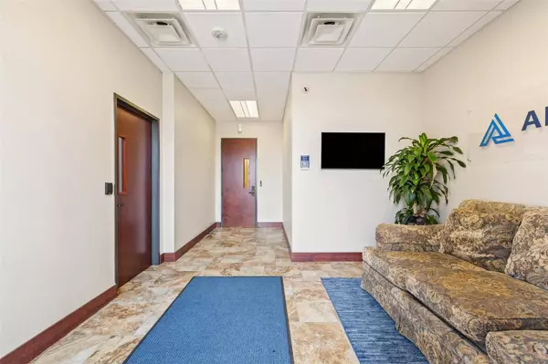 5101 Hidden Creek LN, Spicewood, TX 78669