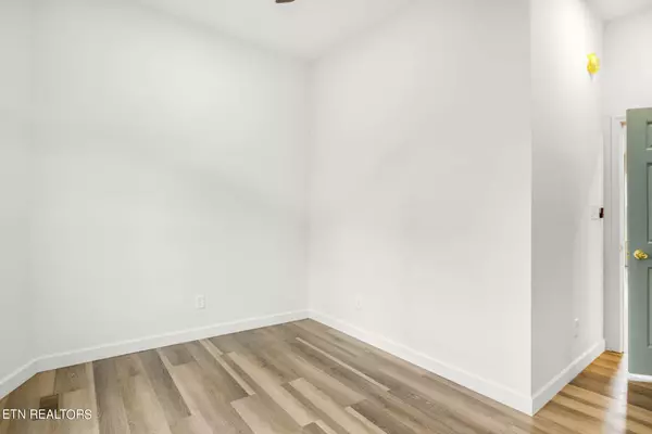 2307 Linden Ave, Knoxville, TN 37917