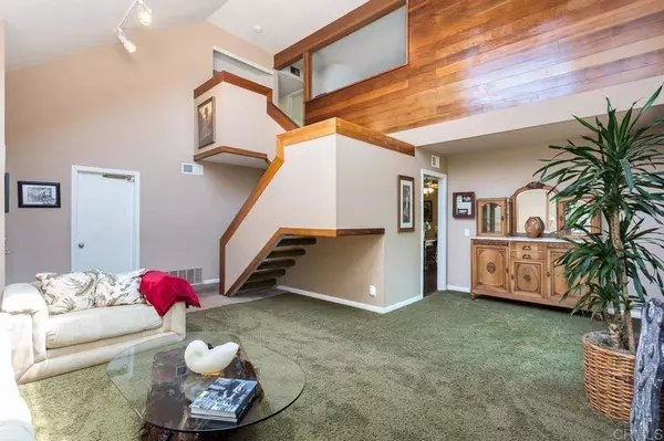 261 Village Run West, Encinitas, CA 92024