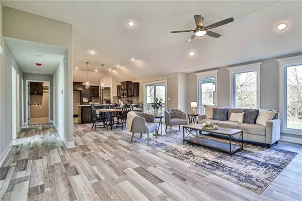 2315 NW Megan DR, Grain Valley, MO 64029