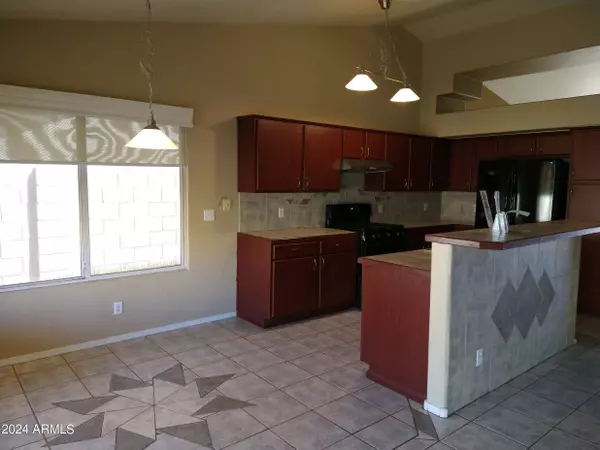 78 W SHAMROCK Street, Gilbert, AZ 85233