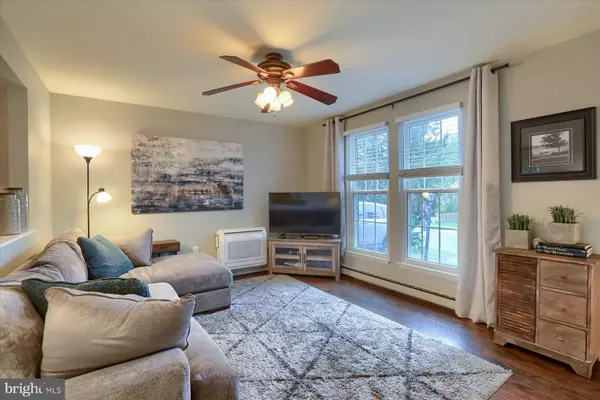 310 RITA RD, York, PA 17402