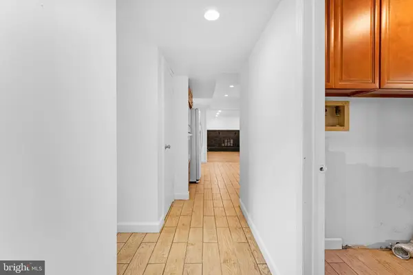 29 WILLOW BROOK RD, Freehold, NJ 07728