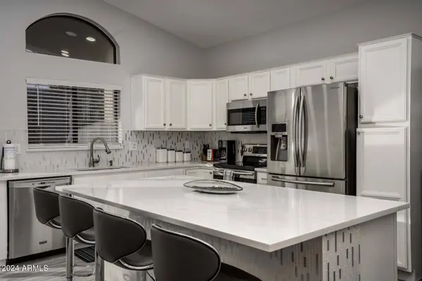 2133 E WAHALLA Lane, Phoenix, AZ 85024