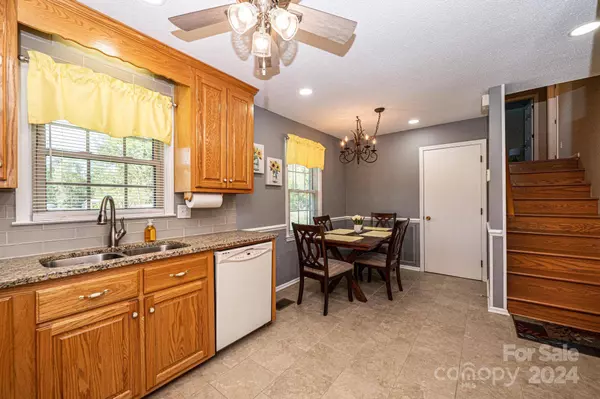 2310 40th Ave LN NE, Hickory, NC 28601