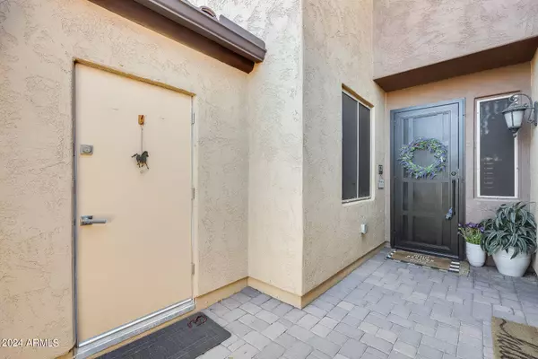 250 W QUEEN CREEK Road #121, Chandler, AZ 85248