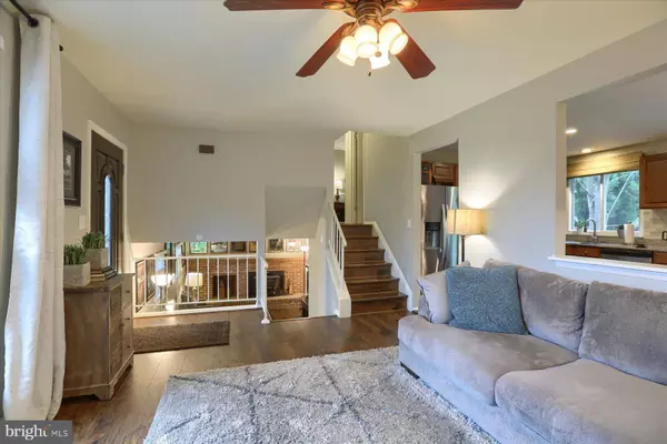 310 RITA RD, York, PA 17402