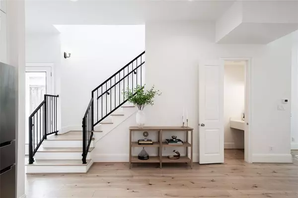 927 Nadine ST, Houston, TX 77009