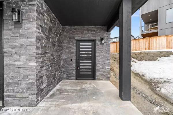 5392 Sandhill Lp, Anchorage, AK 99502