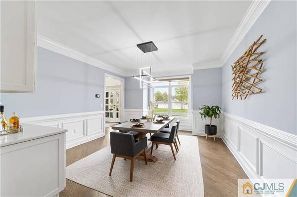 4 Queens CT, Monroe, NJ 08831