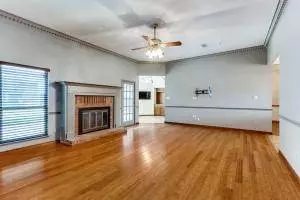 704 Indian Springs Trail, Kennedale, TX 76060