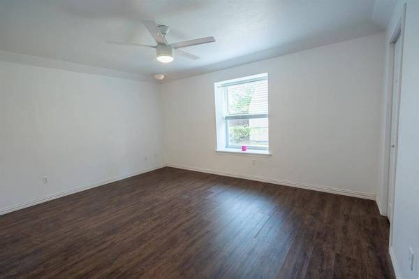 318 Linklea Drive, Duncanville, TX 75137