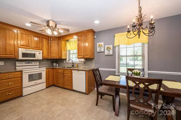 2310 40th Ave LN NE, Hickory, NC 28601