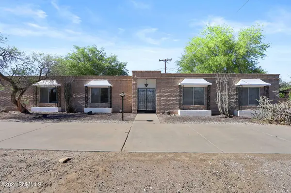 655 Farney LN, Las Cruces, NM 88005