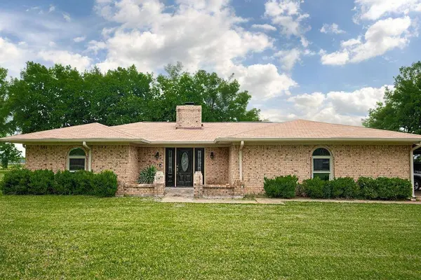 11209 Smallwood Drive, Burleson, TX 76028
