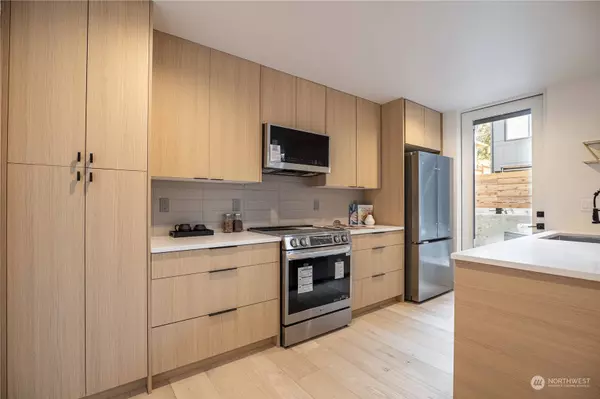 3604 35th AVE W, Seattle, WA 98199