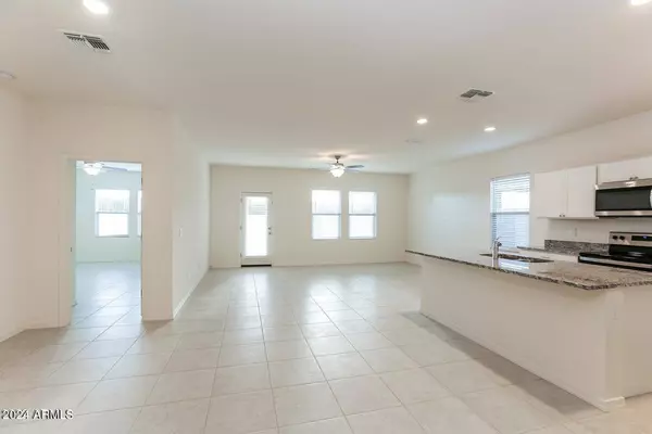 35257 W SAN CAPISTRANO Avenue, Maricopa, AZ 85138