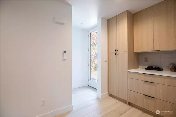 3604 35th AVE W, Seattle, WA 98199