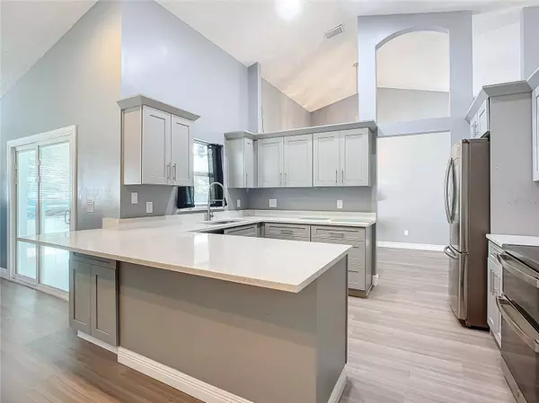 220 W NEW YORK AVE, Lake Helen, FL 32744