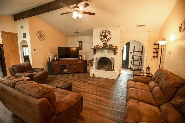 11209 Smallwood Drive, Burleson, TX 76028