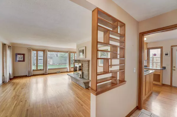 2717 W 28th ST, Minneapolis, MN 55416