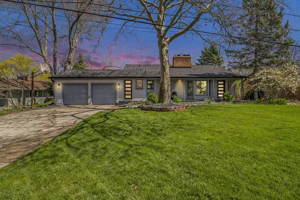 1661 Millbank SE Street, Grand Rapids, MI 49508