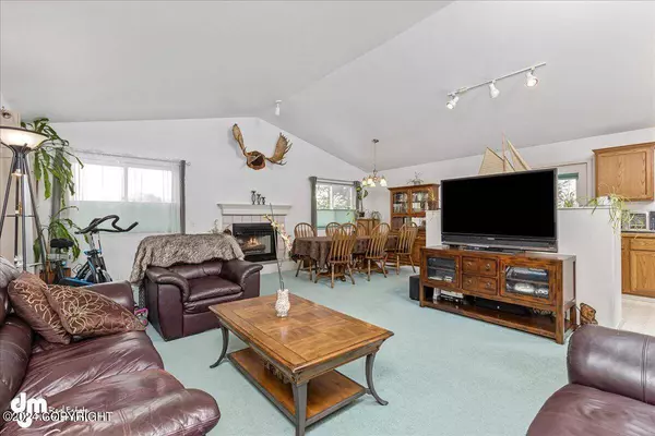 2130 Sundew CIR, Anchorage, AK 99502