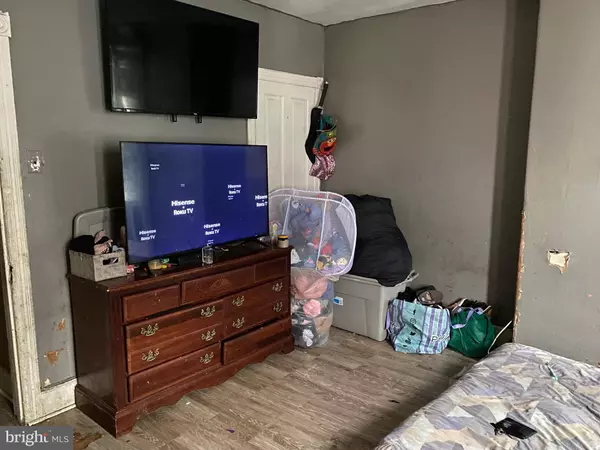 2423 N NATRONA ST, Philadelphia, PA 19132