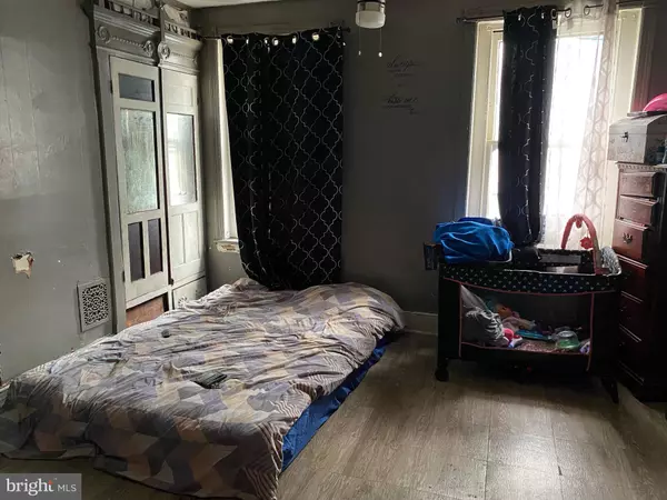 2423 N NATRONA ST, Philadelphia, PA 19132