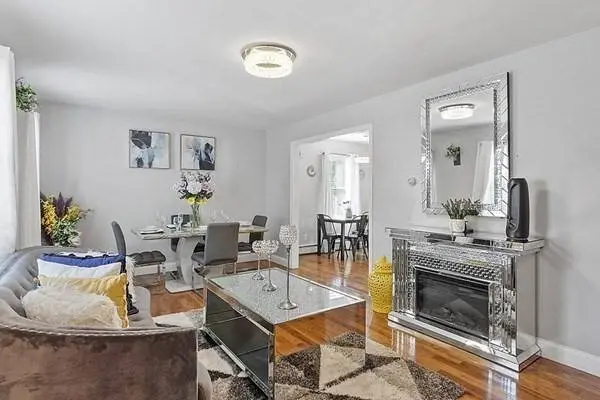 45 5th Ave, Haverhill, MA 01830