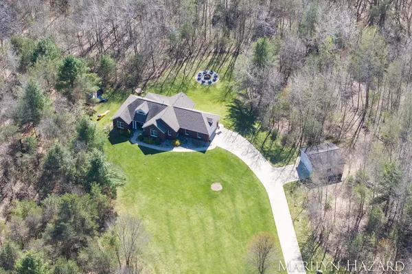 11793 Henrietta NE Drive, Rockford, MI 49341