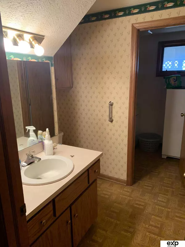 2813 Nottingham Drive, Bellevue, NE 68123