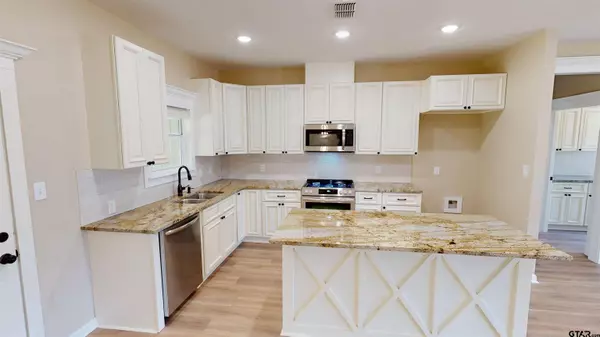 13008 Clydesdale Ct, Bullard, TX 75757