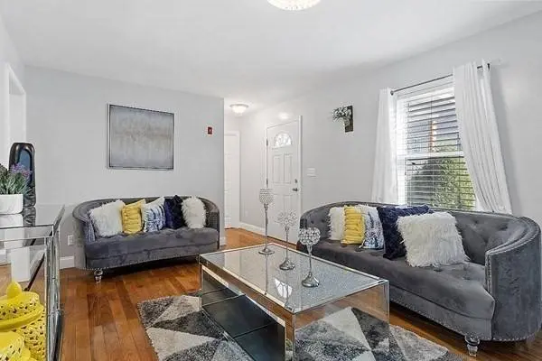 45 5th Ave, Haverhill, MA 01830