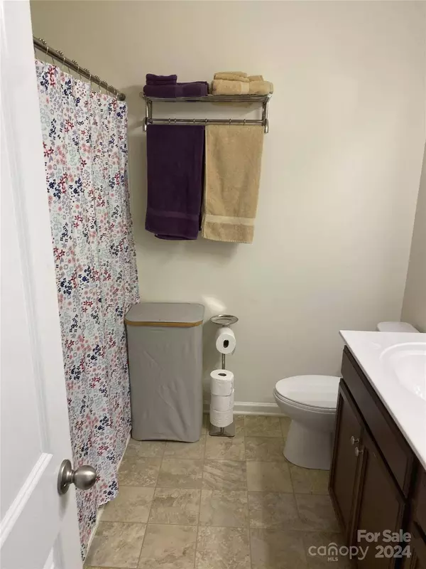 7021 Thorncrown ST, Charlotte, NC 28214