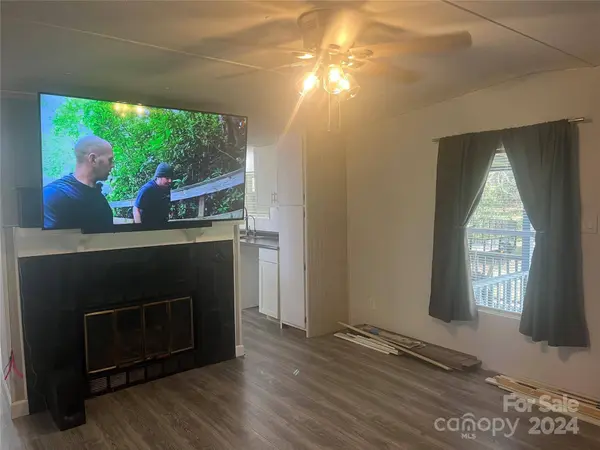 5237 Red Breast WAY, Connelly Springs, NC 28612